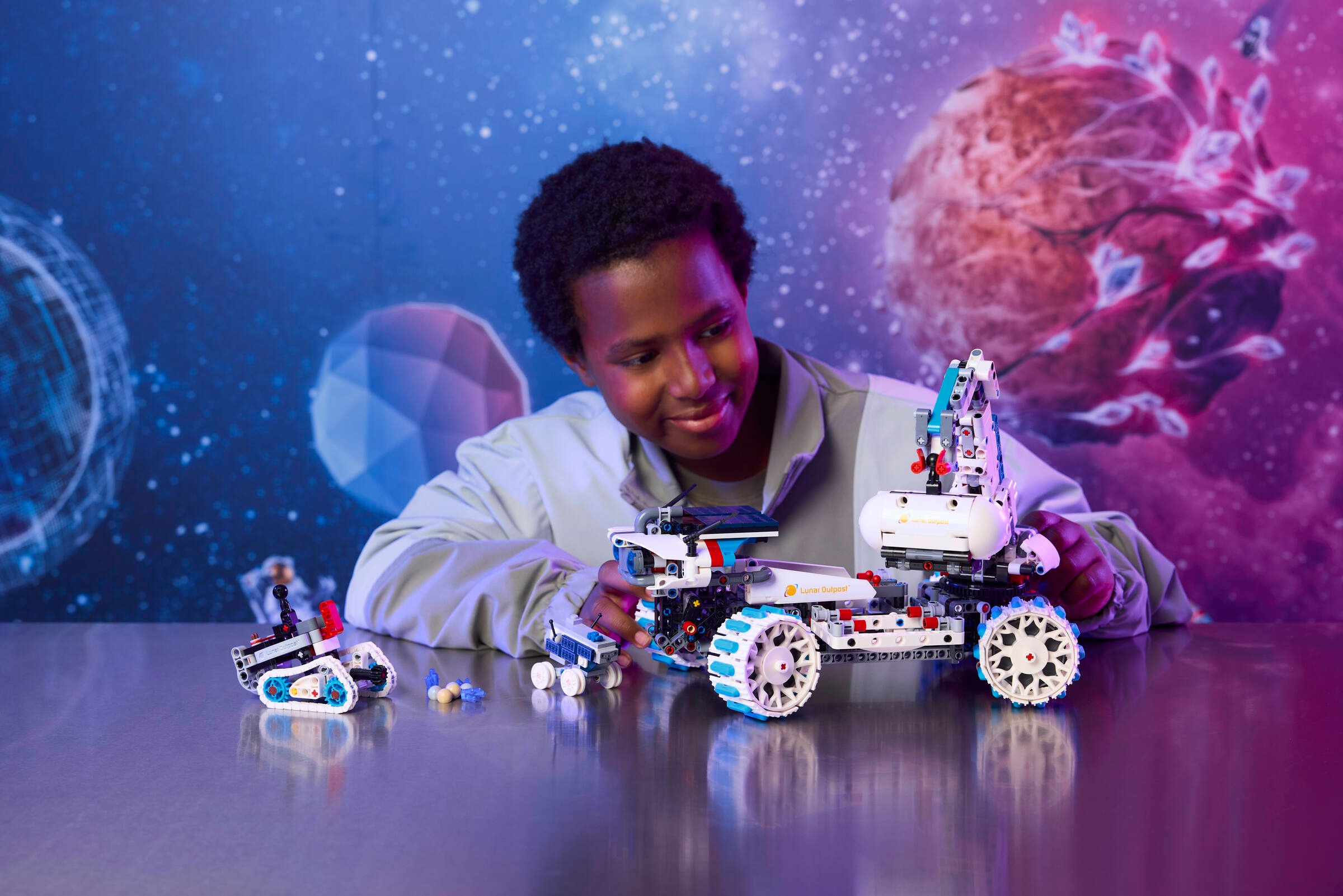 Kosmiczny łazik księżycowy Lunar Outpost